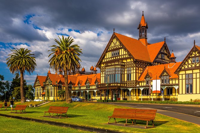 2 Day Waitomo Caves, Hobbiton Movie Set and Rotorua Tour from Auckland - Rotorua free time: how to use it without feeling rushed