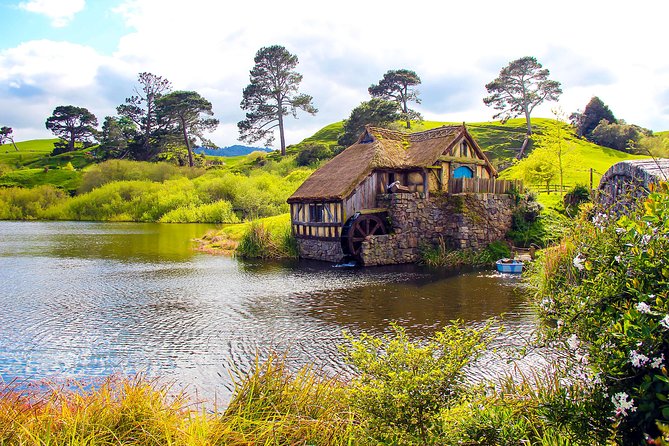 3 Day Waitomo Caves, Hobbiton Movie Set and Rotorua Tour from Auckland - Day 3: Wai-O-Tapu Color, Waimangu Volcanic Valley Story, Back to Auckland