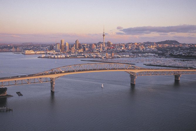 4-Day Auckland to Wellington via Rotorua Tour - The 6:30 am Auckland start, pickup, and how the day begins
