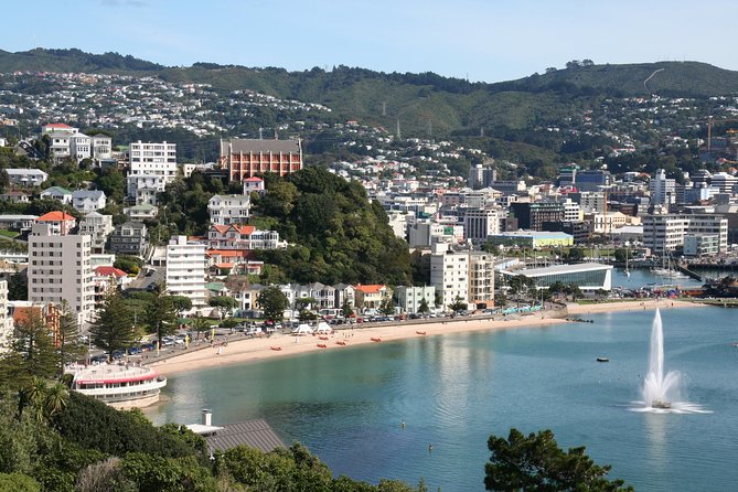 7 - Day North to South Island Grand Tour - Auckland to Queenstown - Day 3 Wellington approach: Lake Taupo, Kapiti Coast views, then a capital city night
