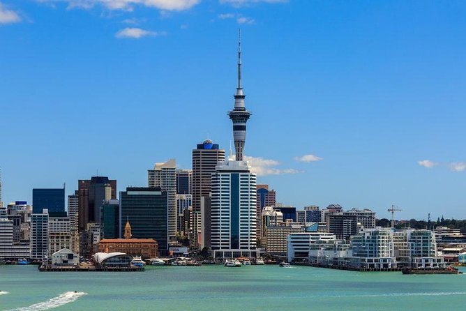 Arrival Transfer: Auckland Airport to Auckland Central City Centre - Luggage Rules For Standard Bags (And When You Should Ask)