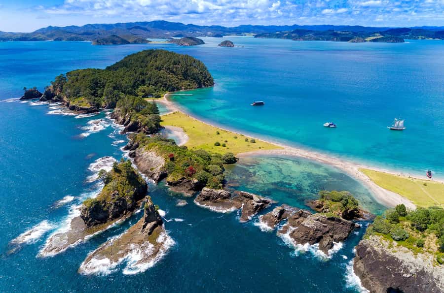 Auckland: Bay of Islands Day Tour with Dolphin Cruise - Cape Brett and the Hole in the Rock, when conditions line up