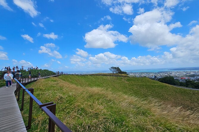 Auckland City Halfday Guide Tour - Michael Joseph Savage Memorial Park at Bastion Point: Panoramas Over Waitemata Harbour