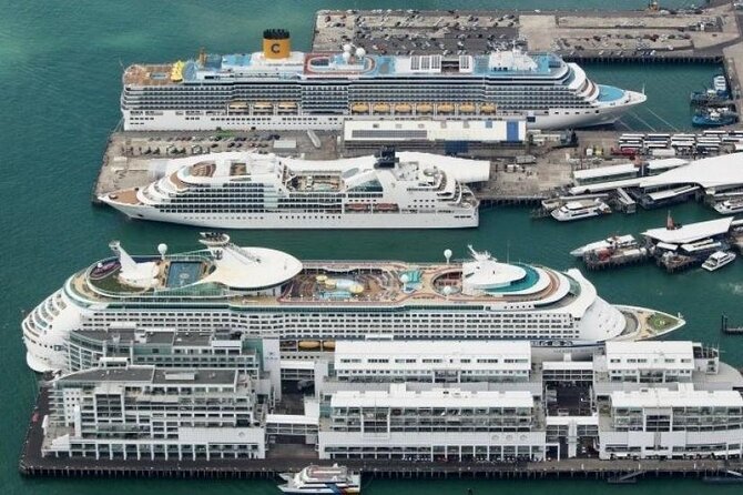 Auckland City Hotel to Cruise Ship Transfer by SUV - The driver and vehicle details that make this ride feel smooth