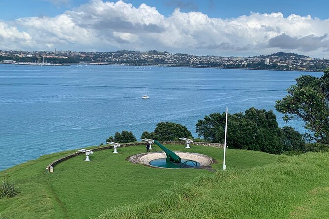Auckland City Tour — One Day The Ultimate Auckland Experience - Auckland Museum (up to one hour) and the Auckland Domain Winter Garden pause