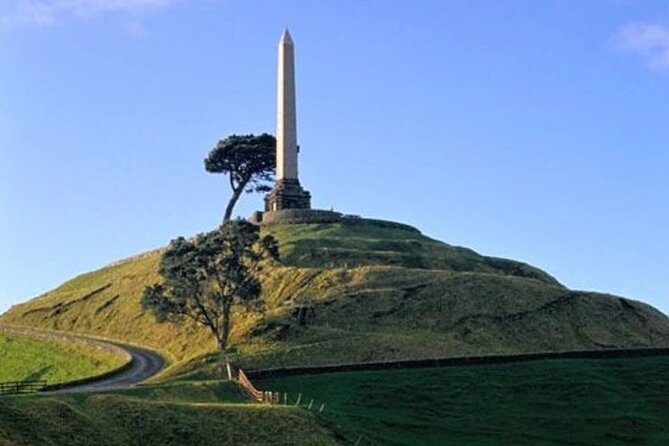 Auckland City Volcano & Scenic Highlights Tour - Why the small group size and private guiding change everything