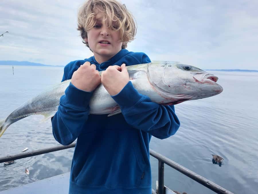 Auckland: Full-Day Fishing Charter (7 am - 4 pm) - Who should book this charter, and who might prefer something else