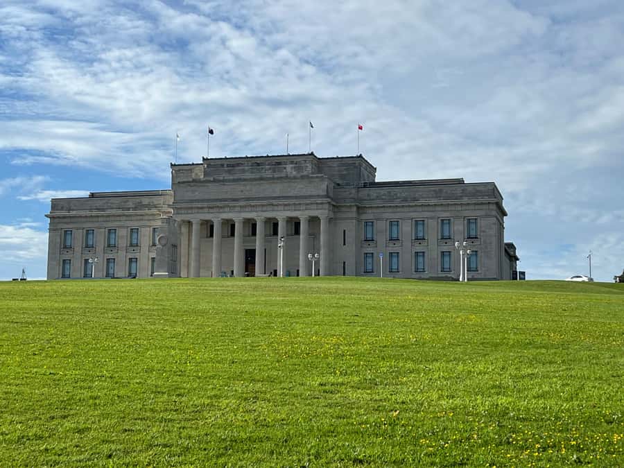 AUCKLAND: Half-Day CITY HIGHLIGHTS TOUR - Mt.Eden, Tamaki Dr - Why this Auckland half-day drive works when time is short