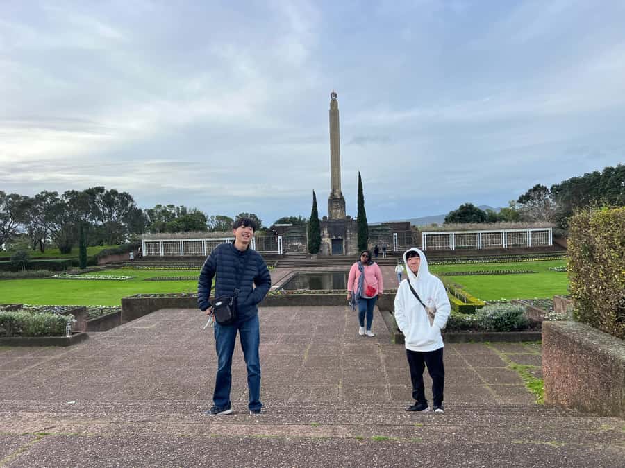 AUCKLAND: Half-Day CITY HIGHLIGHTS TOUR - Mt.Eden, Tamaki Dr - Mt Eden summit views and the Friend and Whau café fallback