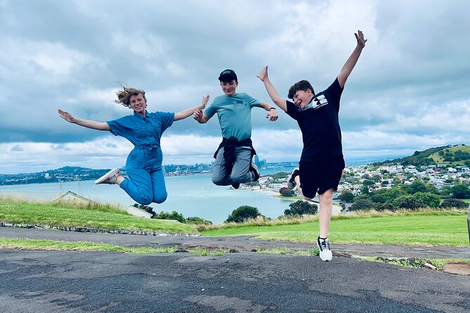 Auckland Half Day City Tour - Heart of Auckland - Cornwall Park and One Tree Hill: scenery plus Māori cultural context