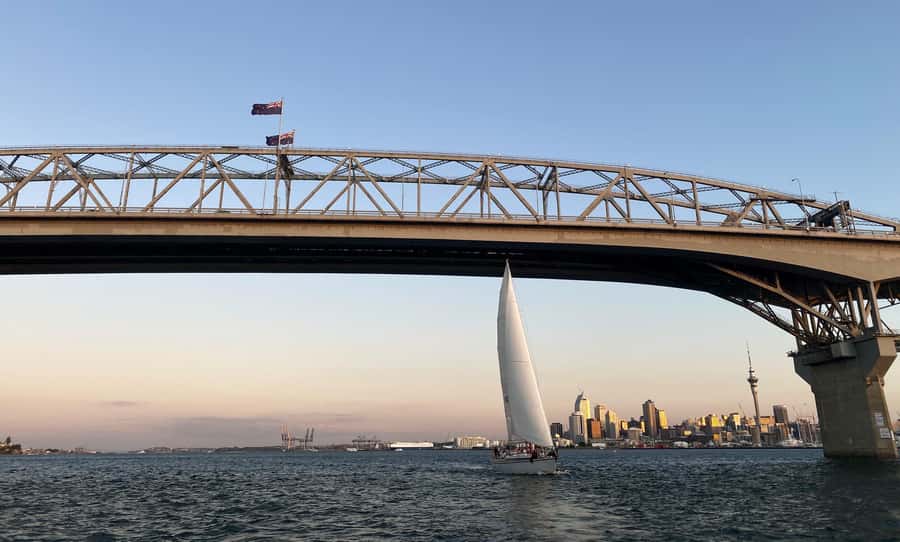Auckland: Harbour Sailing Cruise with 3-Course Dinner - Why Waitematā Harbour from a Sailboat is a different kind of Auckland