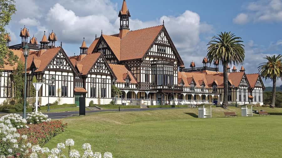 Auckland: Hobbiton, Waitomo Caves, and Rotorua 1-Way Tour - Value Check: Is $256 for 13 Hours Reasonable?
