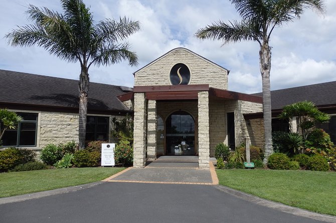 Auckland Scenic Day Tour Full-Day- 8 HOURS - Cornwall Park, One Tree Hill, and the Auckland Domain Wintergardens break