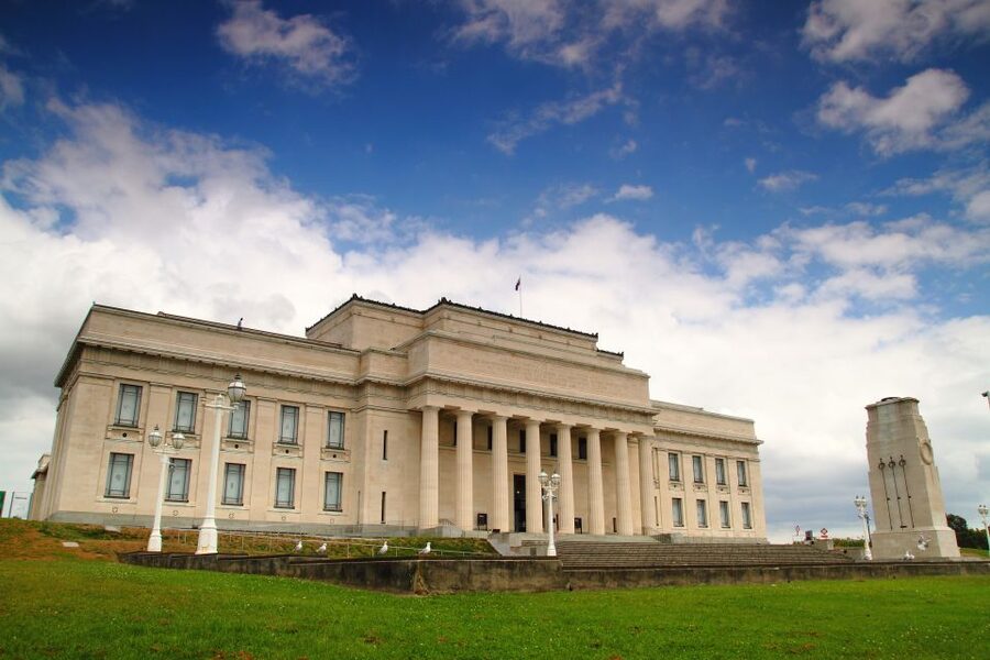 Auckland Scenic Half-Day City Sightseeing Tour - Mt Eden crater views plus a quick café break