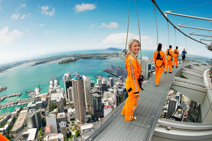 Auckland: Sky Tower SkyWalk - 192m High Edge Walk - Key highlights