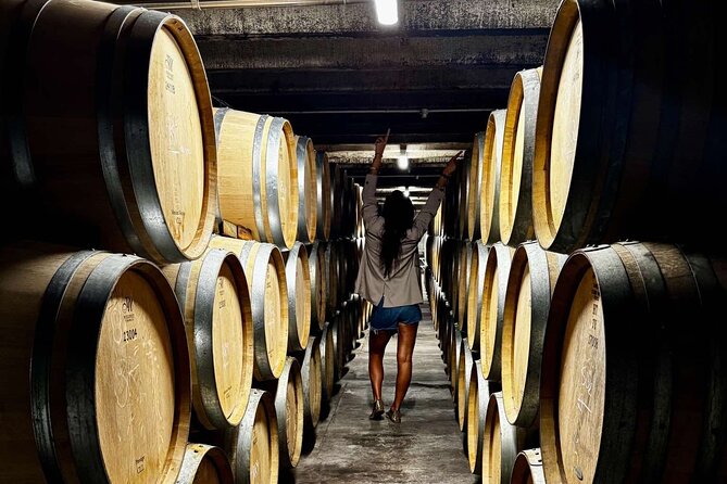Auckland West Vineyard Tour with lunch and tastings incl - Hunting LodgeWest Auckland lunch: pasture-to-plate and seasonal wine pairing