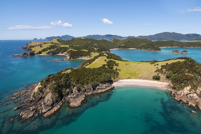 Bay of Islands 2-Day Small Group Tour & Cruise from Auckland - Auckland to Northland: the 6:30 am start and the small-group pace