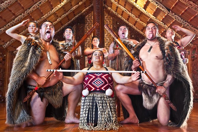 Bay of Islands Heritage Experience from Auckland incl. Waitangi & Russell - Leaving Auckland early means you get the whole Bay of Islands day