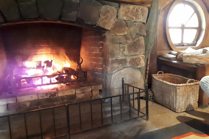 Day Tour Hobbiton + Rotorua from Auckland in Luxury Minibus - From Auckland at 6:25 am: the comfort and flow