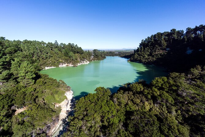 Devil's Bath Experience - Private Tour to Wai-O-Tapu & Lake Taupo - Huka Honey Hive: tastings that feel like a reward, not a sales pitch