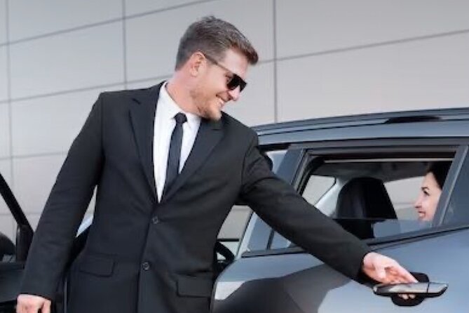 Direct & Quick Auckland Airport Transfer to/from Hotel in SUV - Waiting time built in: 75 minutes of breathing room