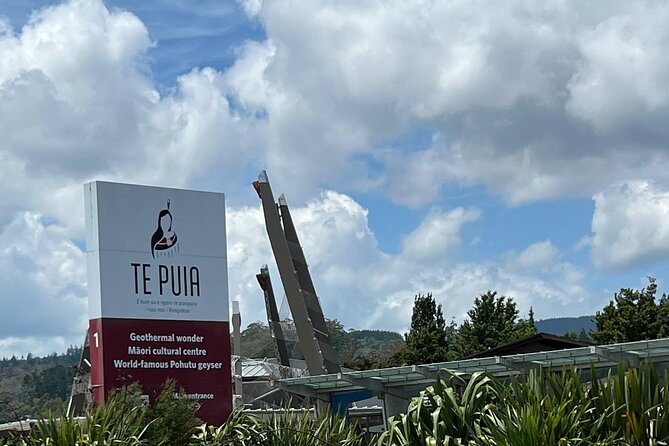 Ex Auckland: Rotorua Māori Village with Haka and Hot Springs - Rotorua District drive-by and silica photo moments