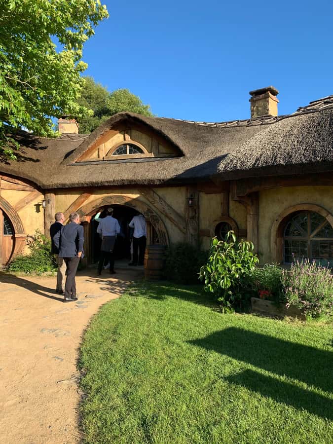 From Auckland: Hobbiton & Hamilton Gardens Small Group Tour - Timing, Walking Comfort, and What to Pack for a Smooth Day