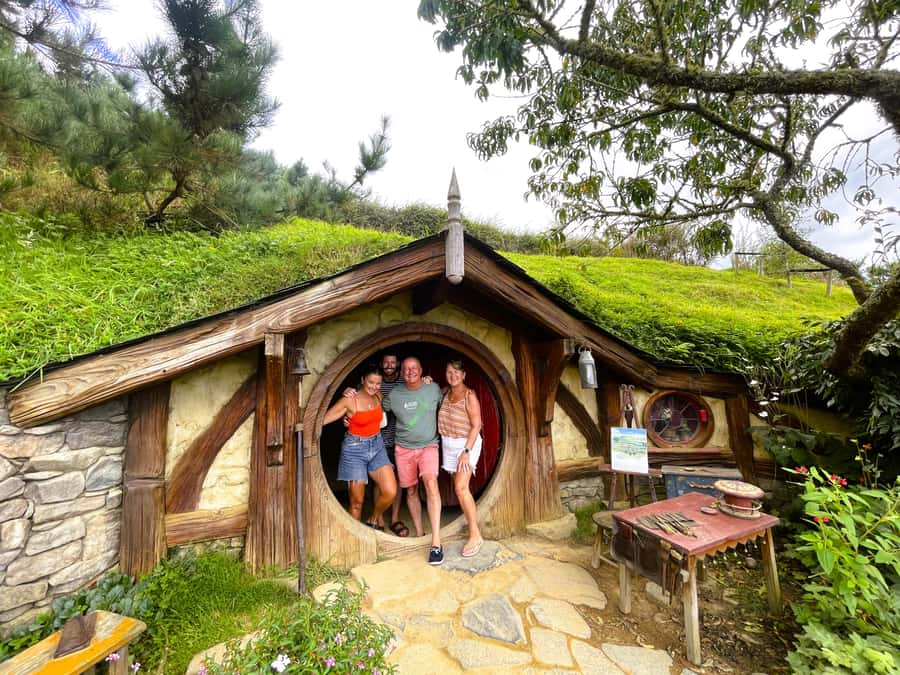 From Auckland: Hobbiton Movie Set Full-Day Trip - The Auckland to Hobbiton drive is more than transit