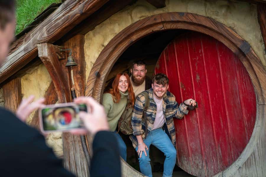 From Auckland: Hobbiton Movie Set Trip with Guided Tour - Why this Hobbiton day trip from Auckland feels better than DIY