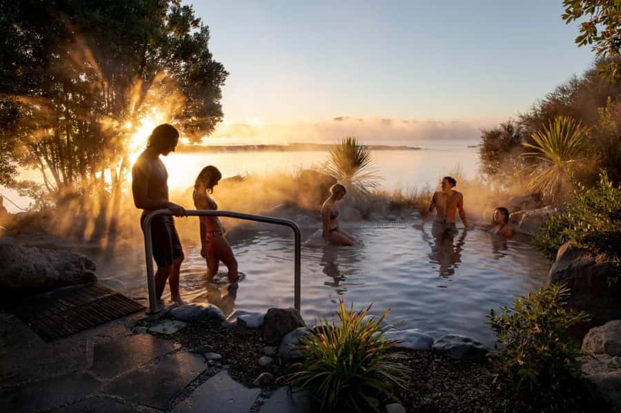 From Auckland: Rotorua Te Puia, Haka & Polynesian Spa Tour - Who should book this, and who might want a different Rotorua plan