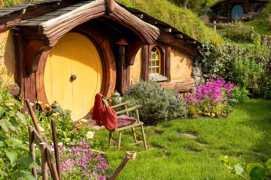 From: Auckland: Rotorua via Hobbiton Tour One Way Tour - Who this tour fits best, and who should skip it