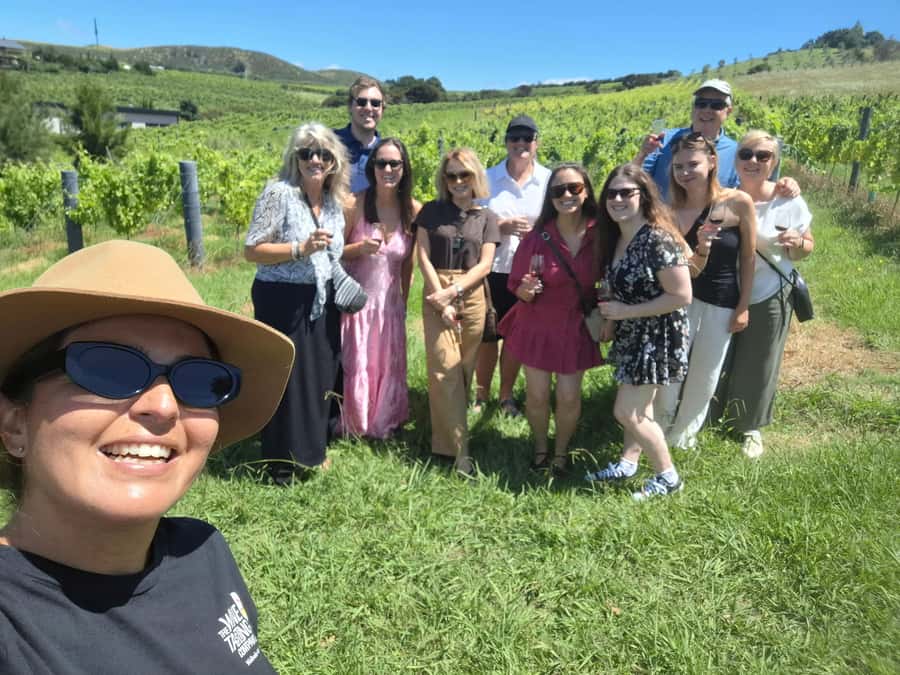 From Auckland: Waiheke Island Wine Cellar Tour - Lunch stop at a vineyard or beach-side restaurant, plan your budget