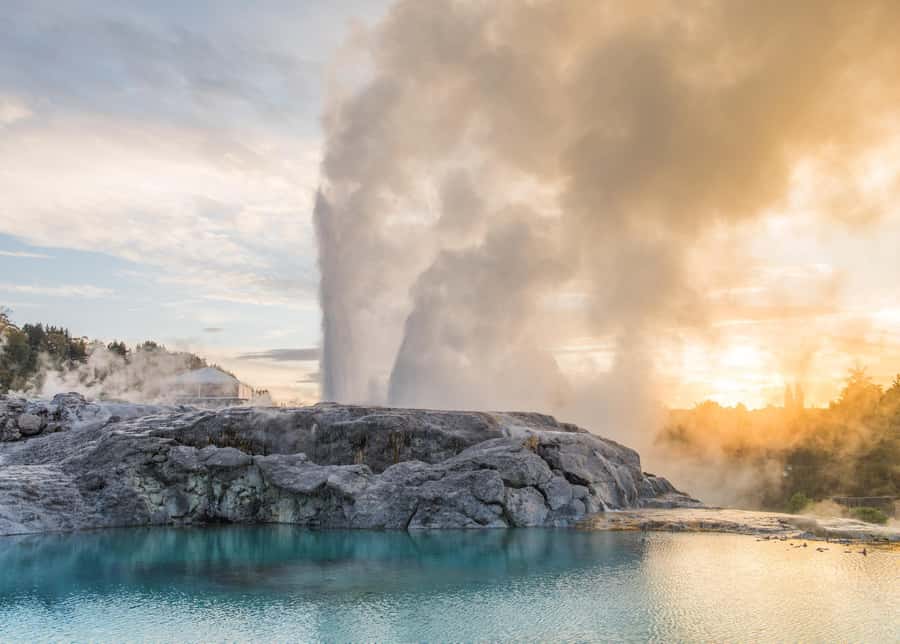 From Auckland: Waitomo Glow Worm Caves & Rotorua Tour - Comfort and logistics: van time, Wi-Fi, and keeping your day stress-free