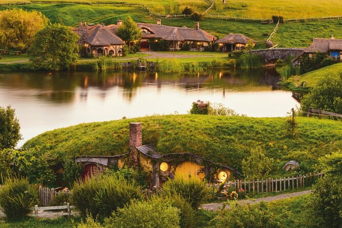 Full Day Customisable Tour with Driver & Luxury Car Unlimited Kms - Starting in Auckland: choose coast, city, or nearby nature
