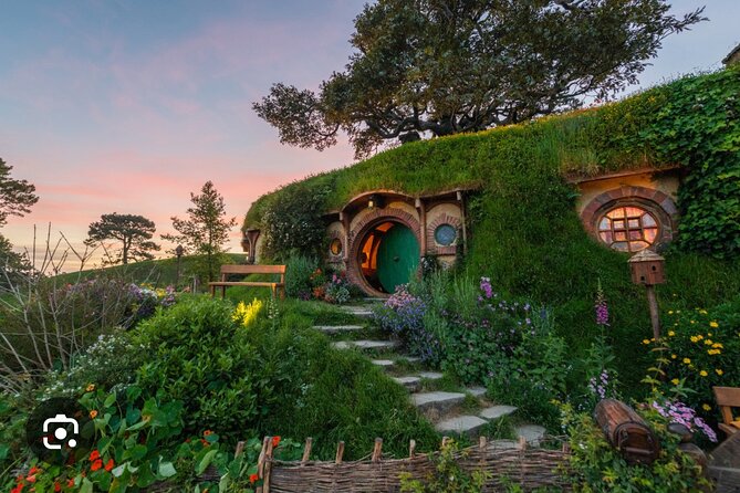 Hobbiton and Waitomo Caves Arrive in Comfort and Style - Hobbiton and Waitomo from Auckland, why it works as a day trip
