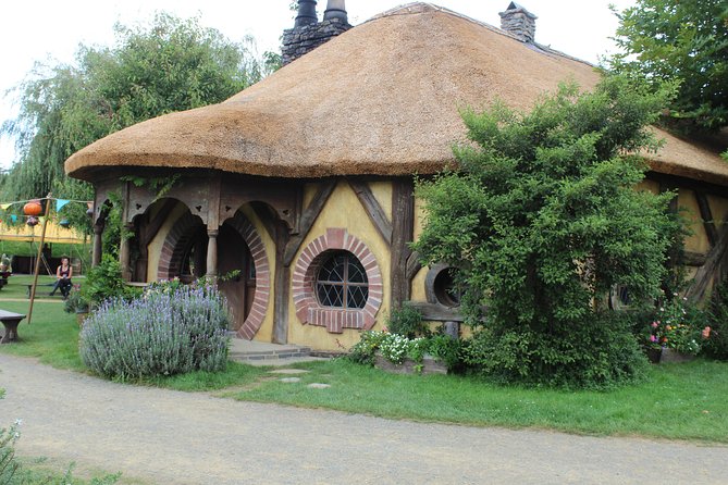 Hobbiton and Waitomo Caves from Auckland - Smaller Group - The Big Driver: Getting the Right Start and Finish Points