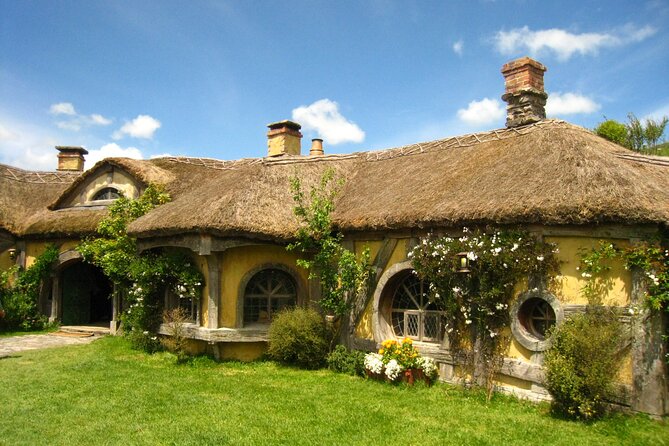 Hobbiton and Waitomo Caves Small Tour from Auckland - Logistics that affect your day more than you think