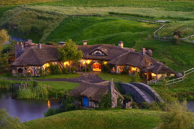 Hobbiton Movie Set and Hamilton Gardens Small Group-from Auckland - Guides and the small-group feel: why it can matter more than you think