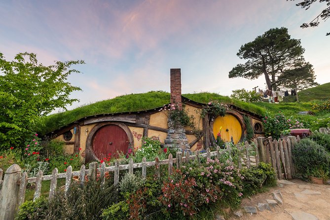 Hobbiton Movie Set Banquet Experience Private Tour From Auckland - Lantern-lit walk: photo magic, timing, and walking comfort