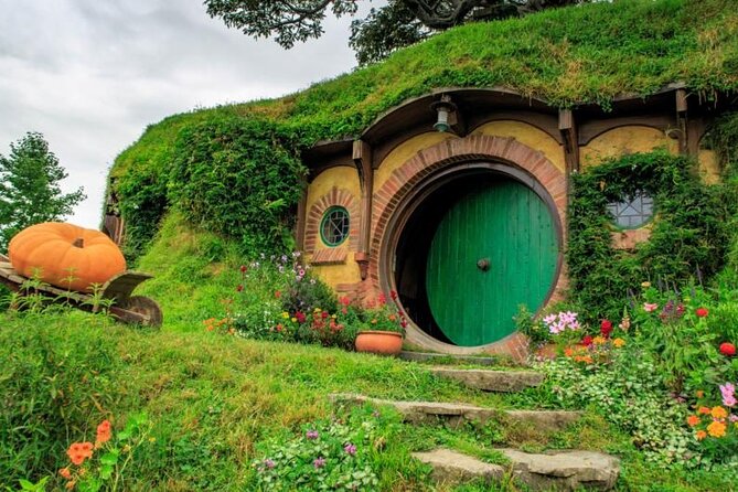 Hobbiton Movie Set Guided Tour small group from Auckland - The Hobbiton Movie Set tour time: 2 hours on set