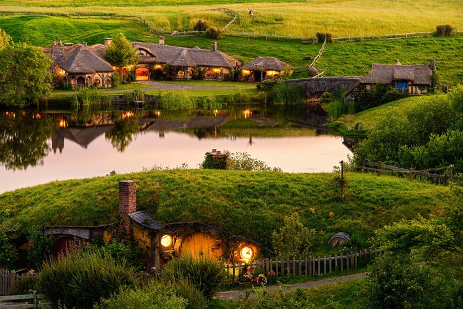 Hobbiton Movie Set Small Group Day Tour from Auckland - Comfort and group size: small-group benefits without the chaos