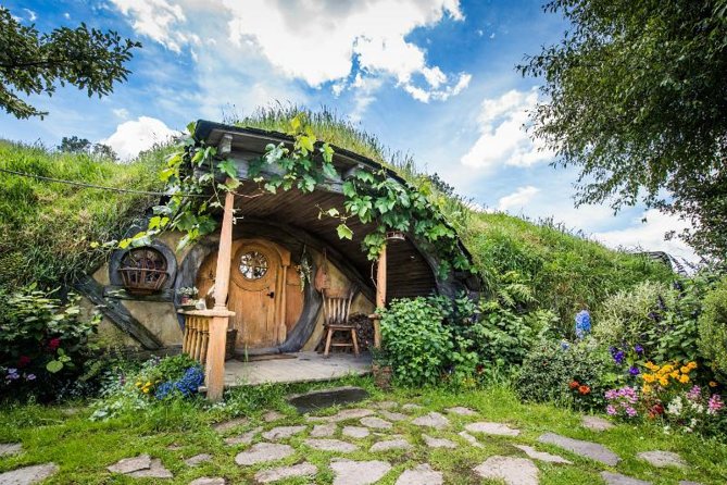 Hobbiton Movie Set Small Group Fully Guided Day Tour from Auckland - Key takeaways before you go