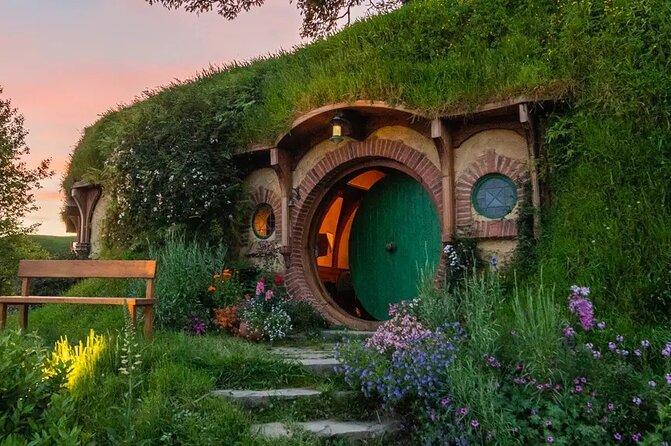 Hobbiton Movie Set Small Group Private Transfer from Auckland - The road trip rhythm: timing, charging, and why it matters