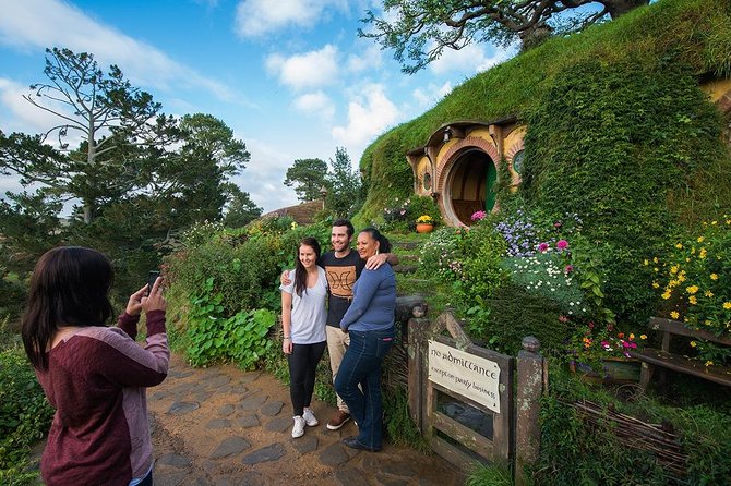 Hobbiton Movie Set Small Group Tour from Auckland - Key things that make this Hobbiton tour work