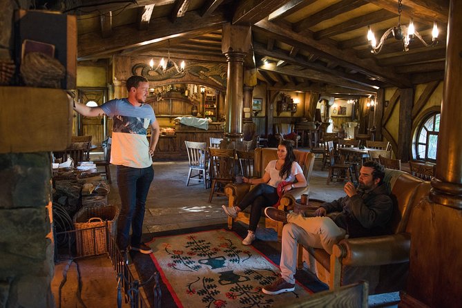 Hobbiton Movie set & Waitomo Caves Small Group Tour From Auckland - Food on the Go: What’s Included, What’s Missing, and How to Handle It