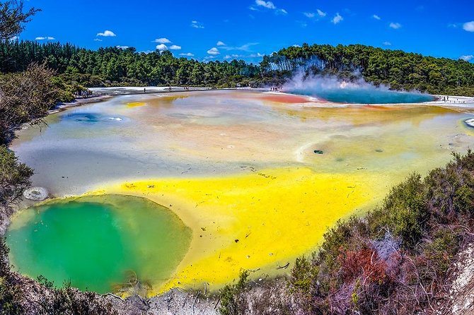 Hobbiton & Rotorua including Wai-O-Tapu - Small Group Tour from Auckland - Rotorua city drive: what you’ll actually see from the bus
