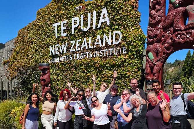 Hobbiton & Rotorua Small Group Day Tour inc Te Puia from Auckland - Comfort and what to pack for a 6:00 am departure
