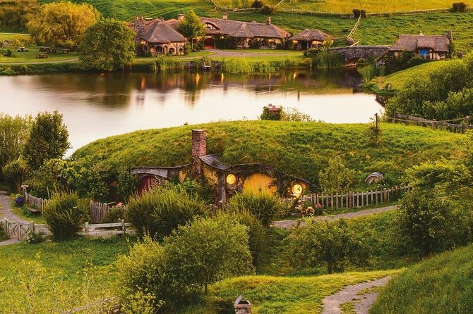 Hobbiton & Waitomo Caves Guided Day Trip from Auckland incl lunch - The Drive Home Via Waikato River and Māori Heritage Stops
