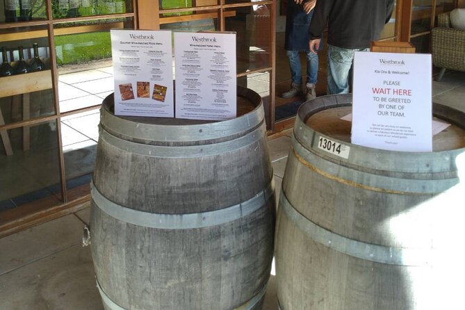 Kumeu Winery Boutique Tour with Gourmet Lunch from Auckland - Kumeu River Wines Tasting to Close the Loop