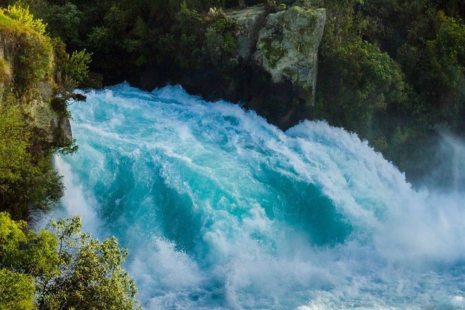 Lake Taupō Private Day Tour from Auckland to Māori Rock Carvings - Huka Falls: hydropower that looks and sounds unreal